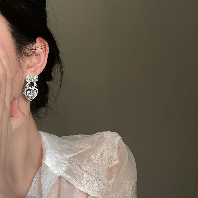 Exquisite Heart Shape Bowknot Stud Earrings