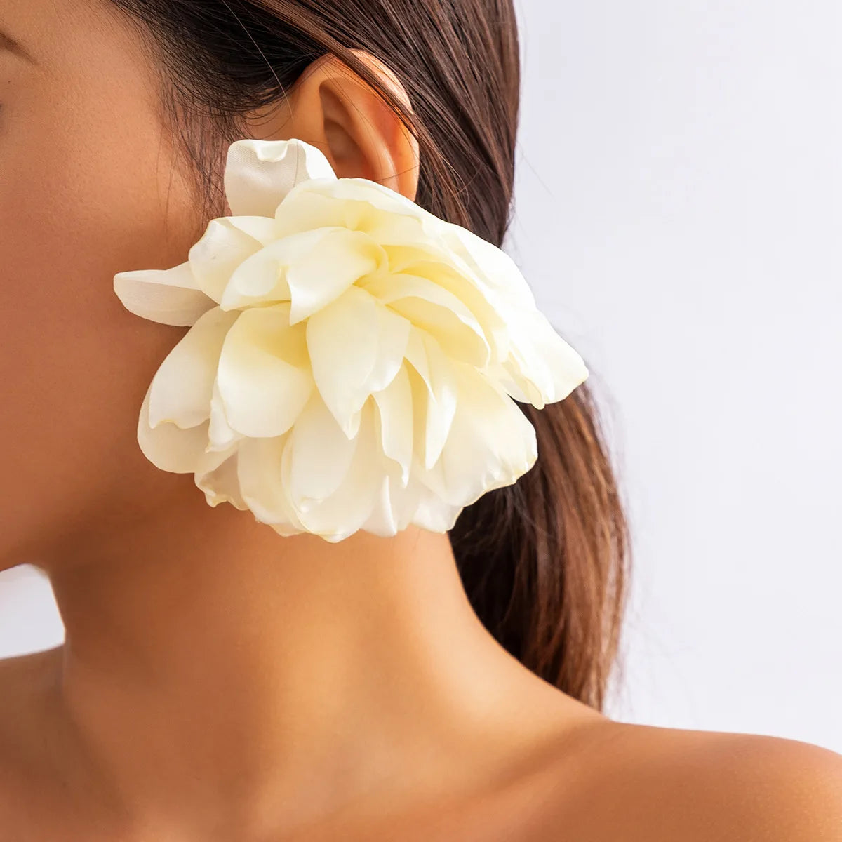 Glamour flower earrings - Fanci Goddess