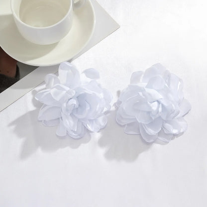 Glamour flower earrings - Fanci Goddess