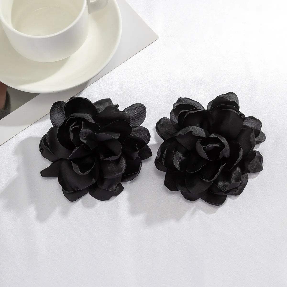 Glamour flower earrings