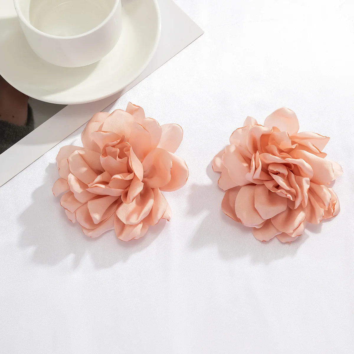 Glamour flower earrings